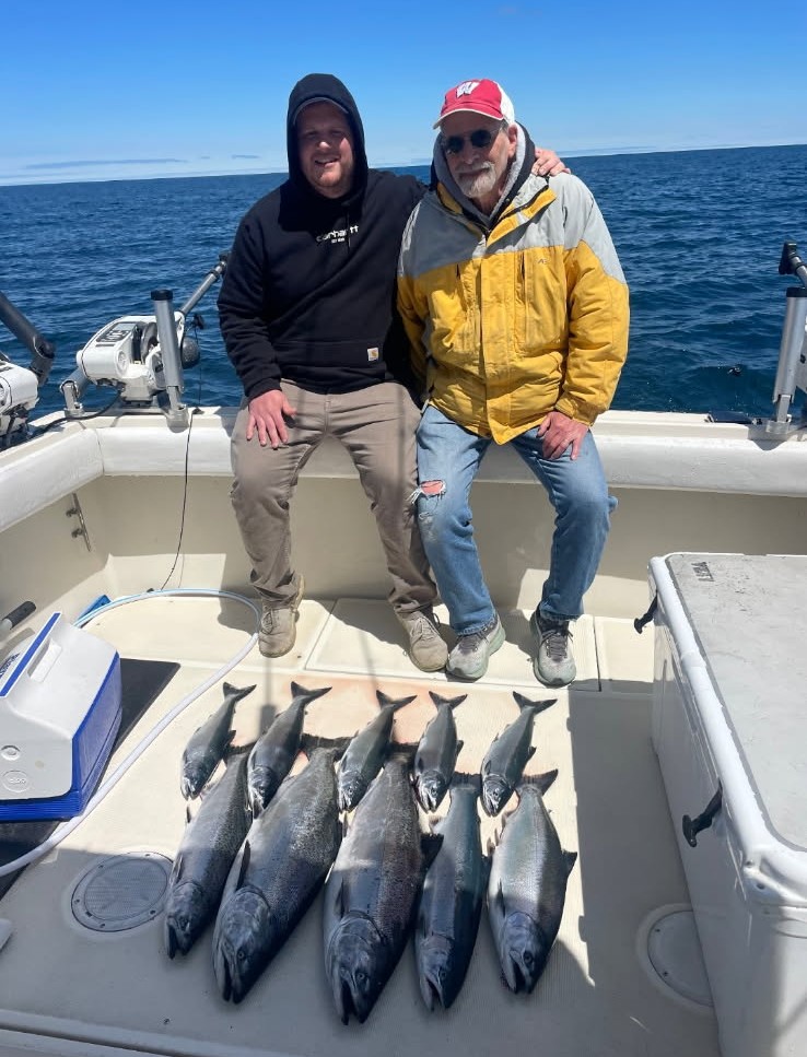 Charter fishing service Milwaukee Lake Michigan trip