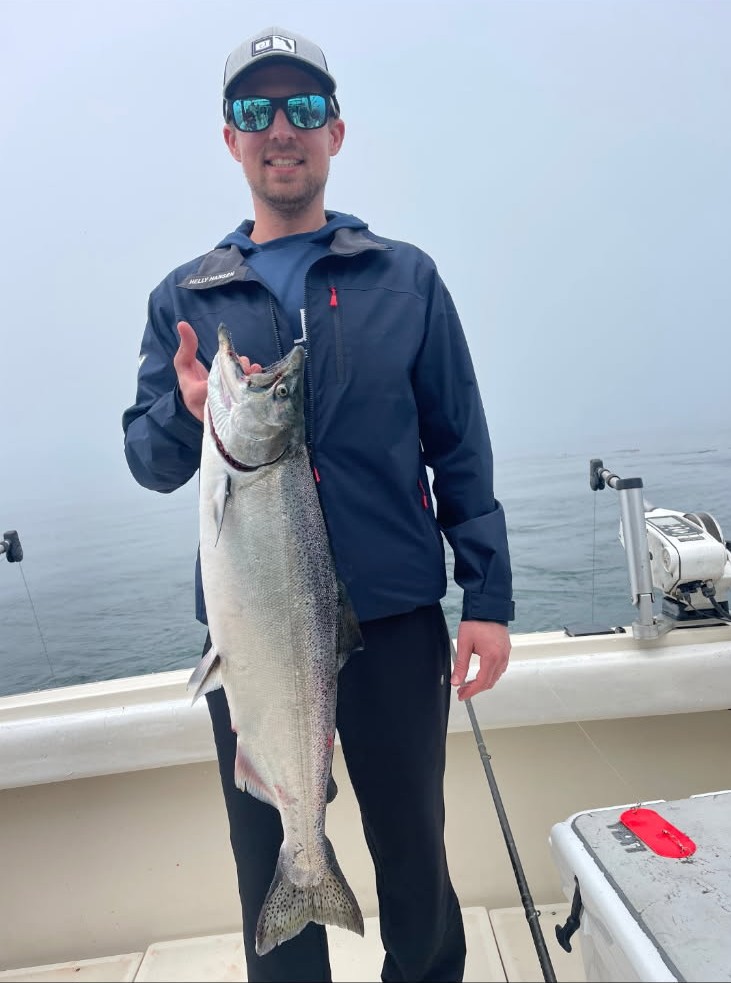 Wisconsin Lake Michigan salmon charter fishing outing