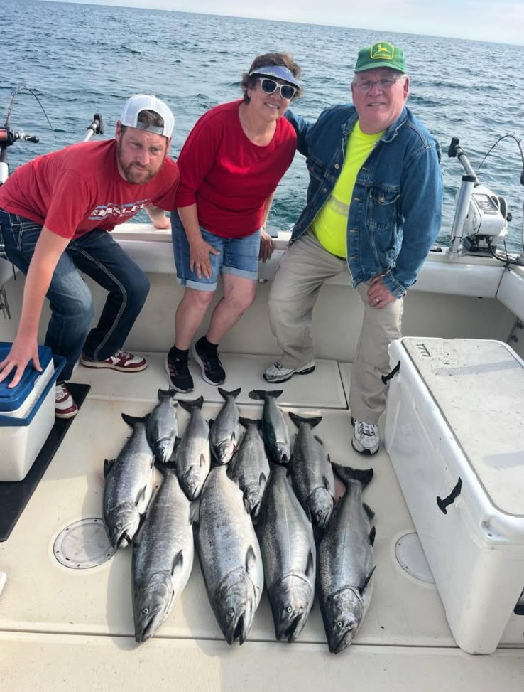 Milwaukee charter fishing service on Lake Michigan