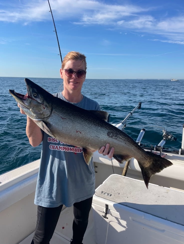Charter fishing boat Lake Michigan Milwaukee group